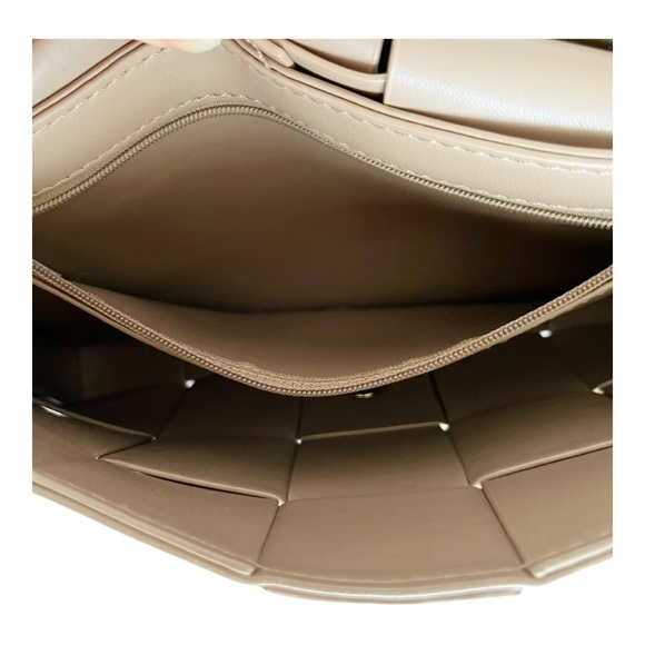 Urban Expressions Tan Crossbody Bag - Picture 7 of 13